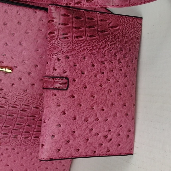 Hot Pink Faux Ostrich Brahmin-Like Hand-Bag Crossbody W/Matching Wristlet NWOT - Picture 8 of 16
